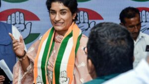 Vinesh Joins Congress